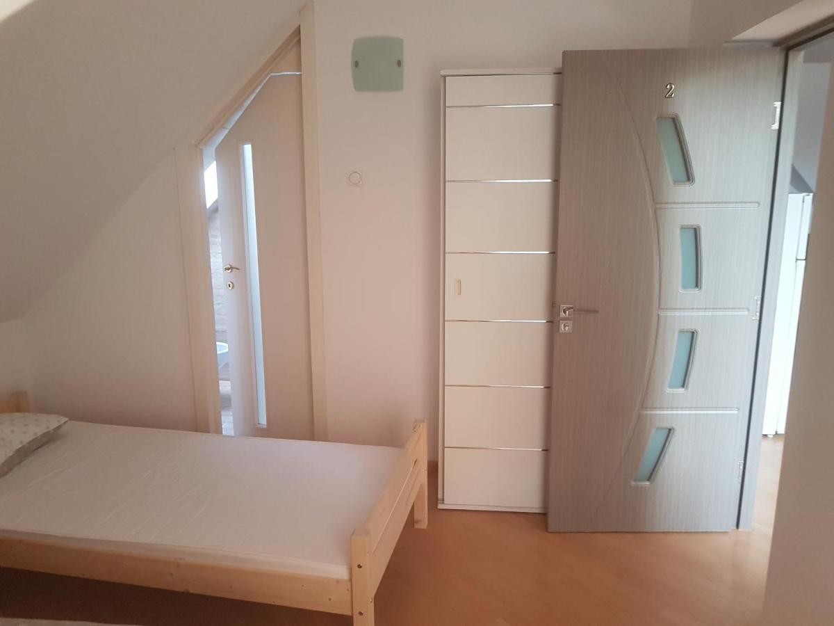 Lara Guest House Sfantu Gheorghe  Exterior photo